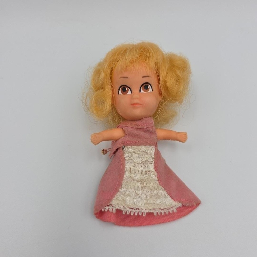 Vintage 1967 Hasbro StoryKins Cinderella Doll